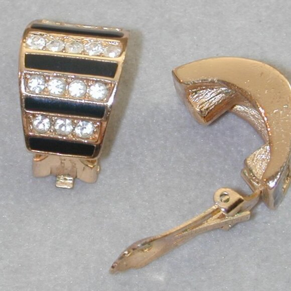 Authentic Christian Dior earrings gold plated 18K w crystals and Enamel - Picture 14 of 14